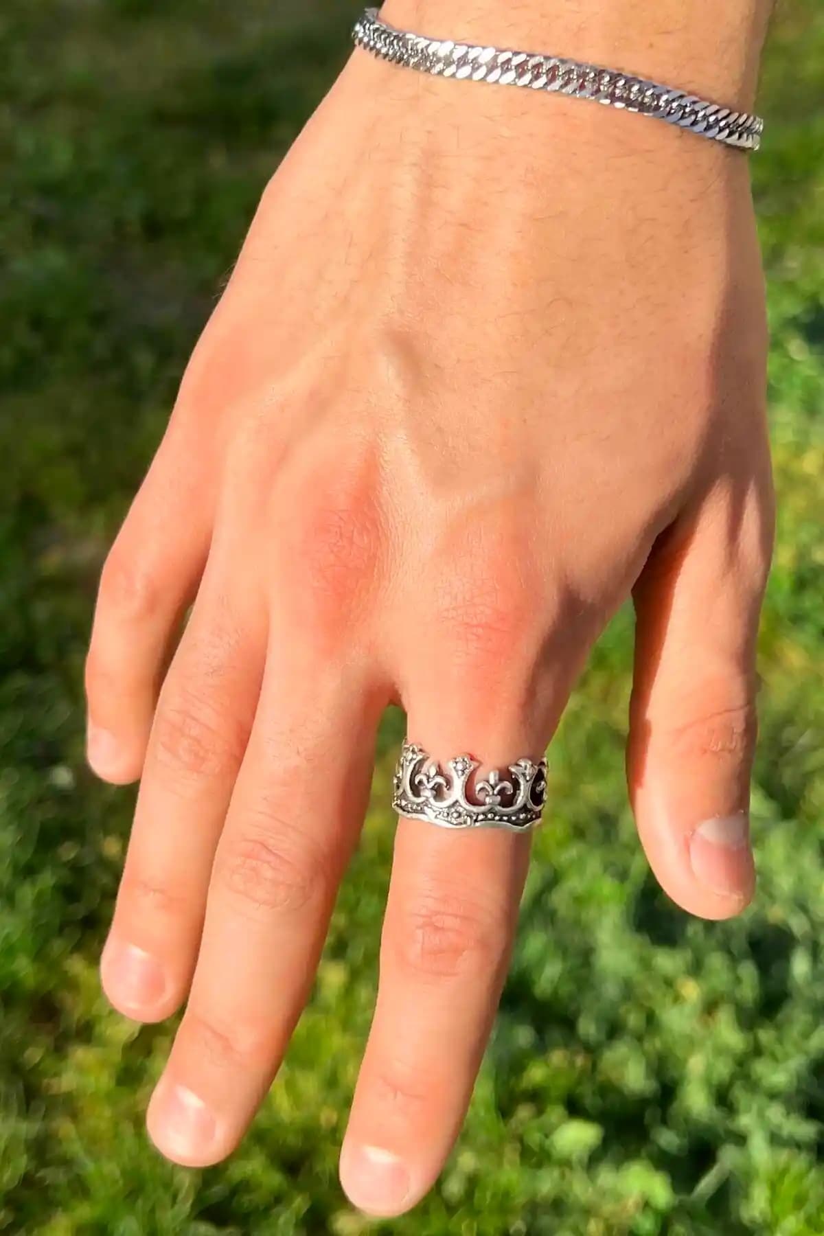 Kral Taç Model Gü<müş> Kaplama Yüzük: Zarif ve Dayanıklı Takı Seçeneği