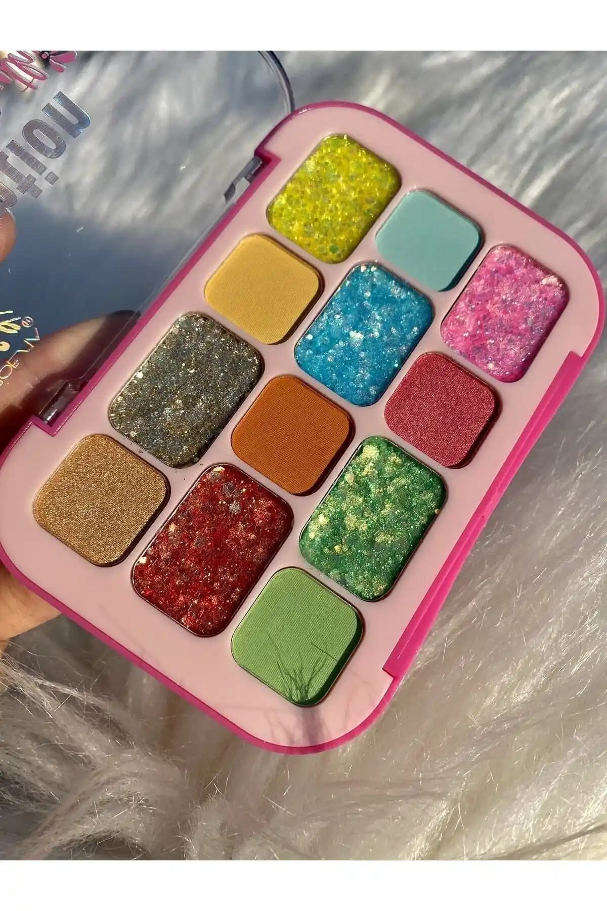 Makyajistan 12'li Intention Is Everything Far Paleti: Renkli ve Kaliteli Makyaj Deneyimi