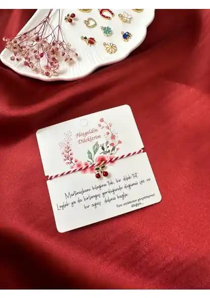 Marteniçka Bileklikleri Karşılaştırması: Geleneksel ve Pratik Modellerin Analizi