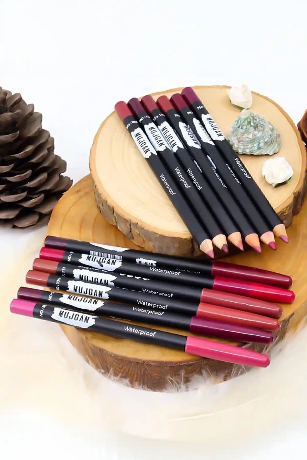 MUJGAN 12'li Renkli Dudak Kalemi Seti Yüksek Kalite ve Renk Çeşitliliği Sunar