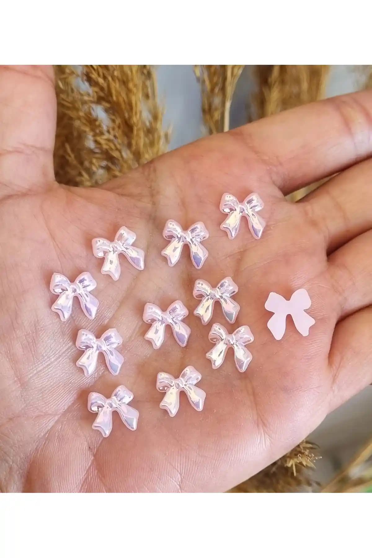 One Cat Charm Tırnak Süsleme Seti ile Zarif ve Çok Yönlü Nail Art Detayı