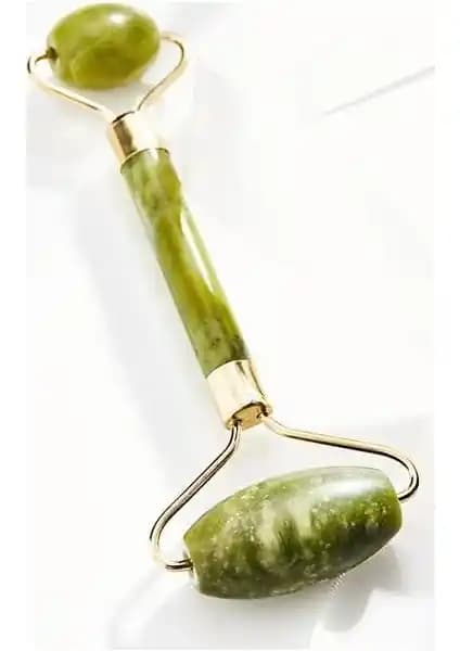 Petite Yeşim Taşı Dermaroller ile Doğal ve Etkili Cilt Bakımı Yöntemleri