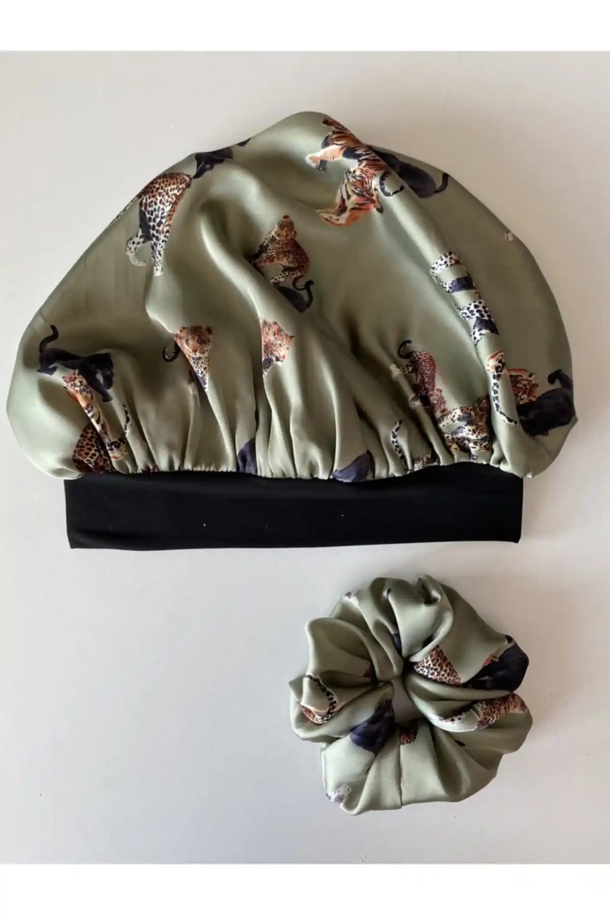 Pistore Kıvırcık Saçlar İçin Yeşil Kaplan Desenli Saten Bone ve Toka Seti