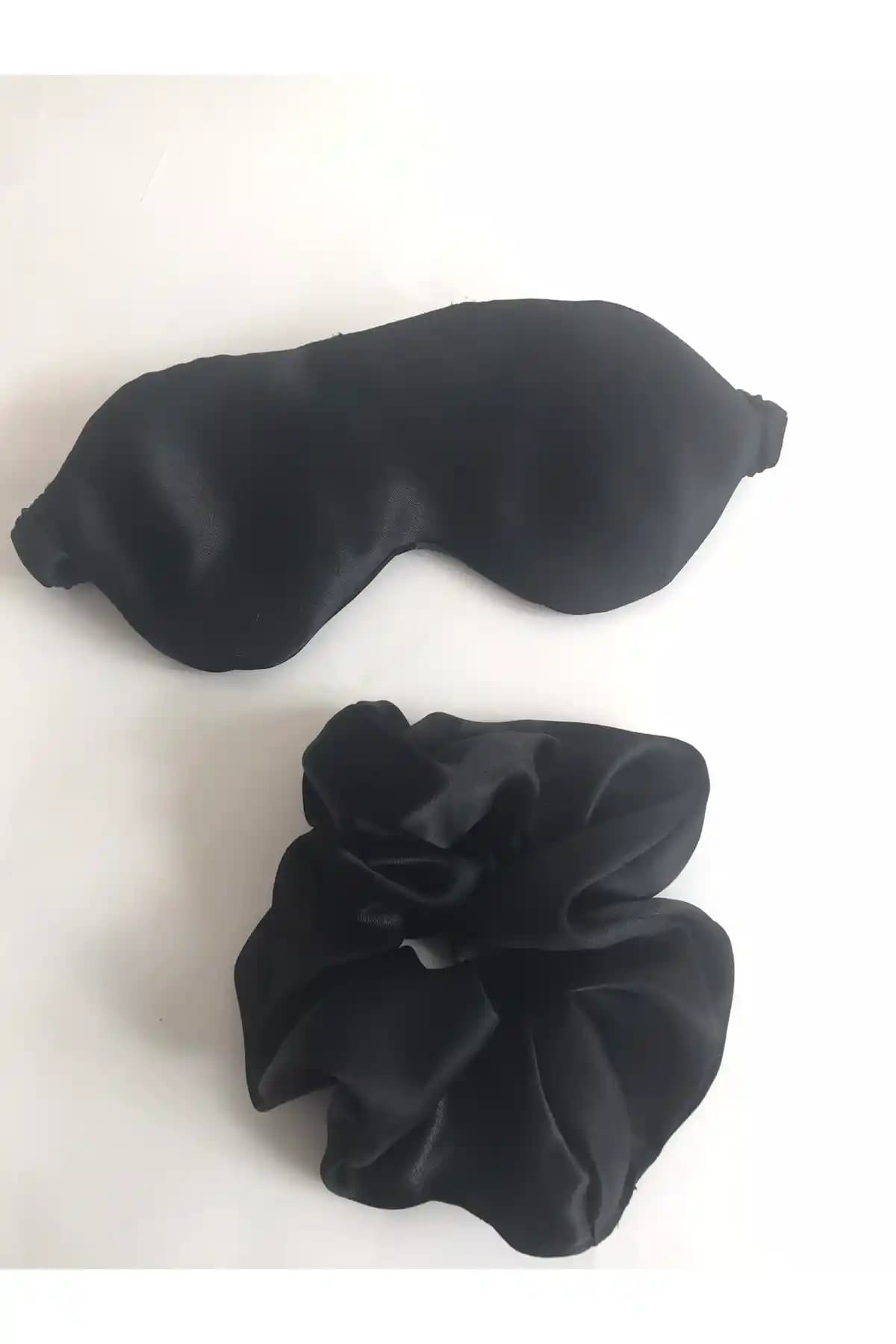 PratikDikisco Siyah Saten Göz Bandı ve Toka Seti: Yüksek Konfor ve İşlevsellik