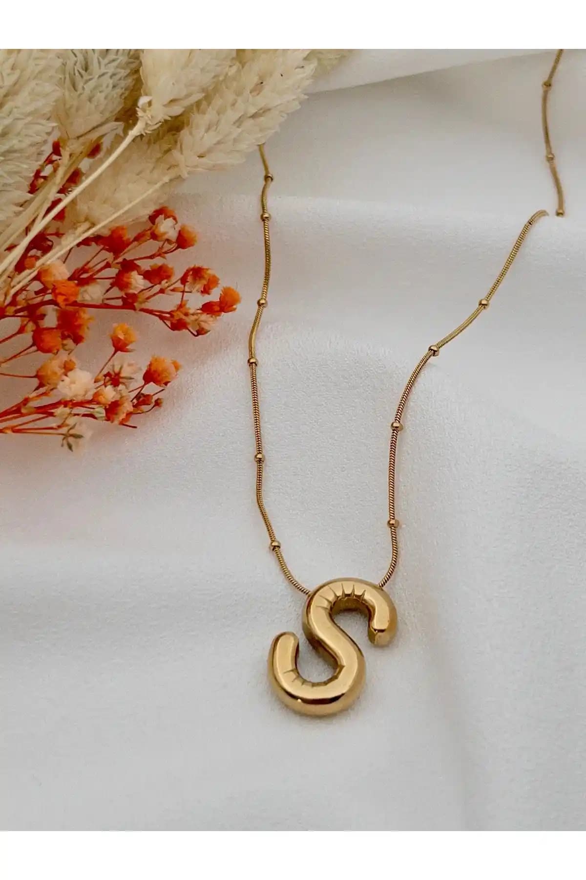 Siya Silver Uzun Zincirli Kararmaz Çelik Balon Kolye: Şıklık ve Dayanıklılığı Bir Arada Sunar