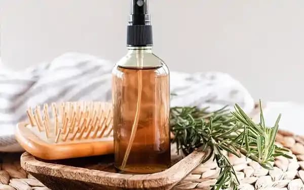 Biberiye Suyu ve Yağının Saç Uzaması Üzerindeki Bilimsel Etkileri ve Yanılgılar