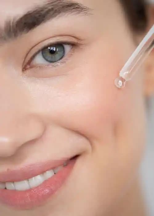 Göz Altı Cilt Sorunları: Retinol ve Vitamin C Kullanımının Etkileri ve Çözüm Önerileri