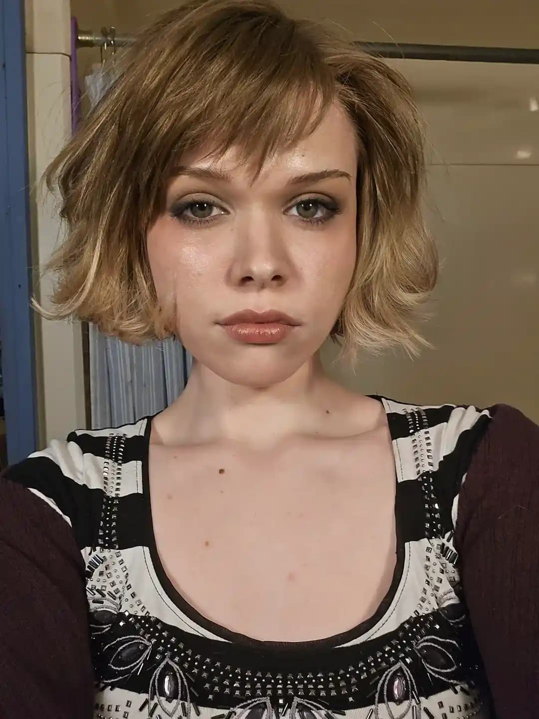 Günlük Makyajda Dramatik ve Vamp Tarzını Korumanın Etkili Yöntemleri