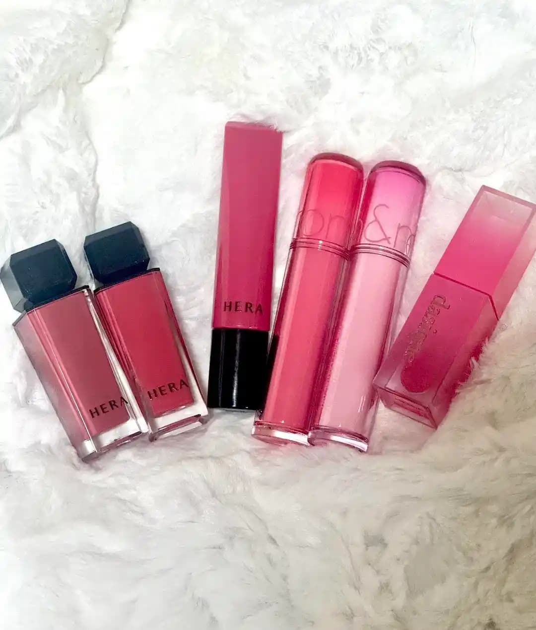 K-Beauty Dudak Ürünlerinde Parlaklık, Renk Seçenekleri ve Popüler Markalar İncelemesi