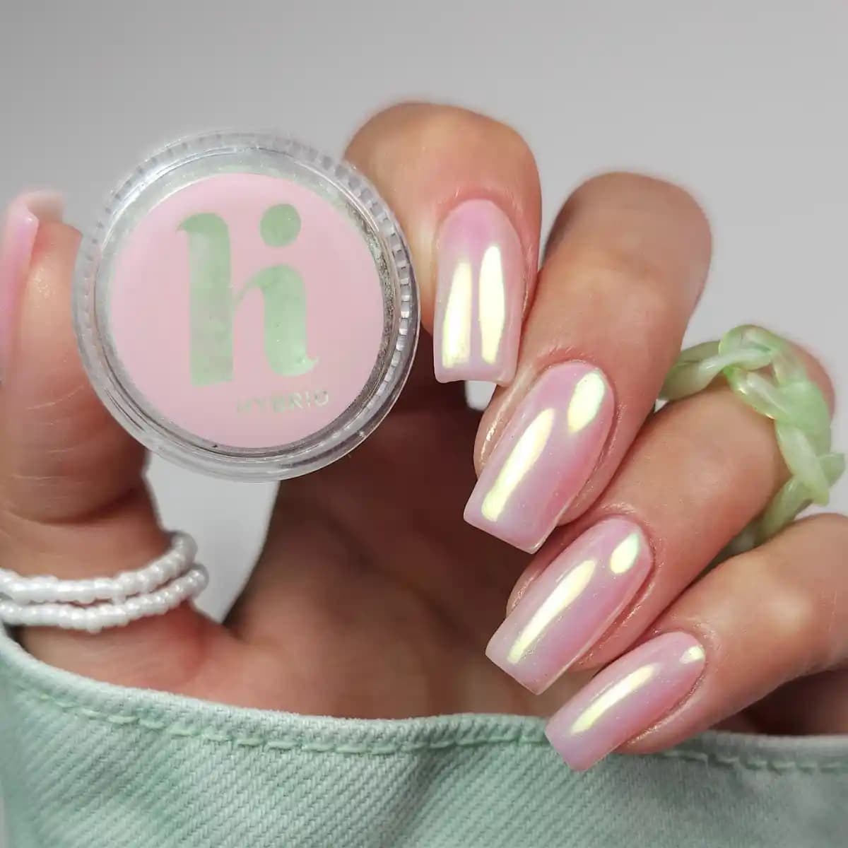 Klasik Oje ve Jel Manikür: Sağlık ve Estetik Arasında Seçim Rehberi