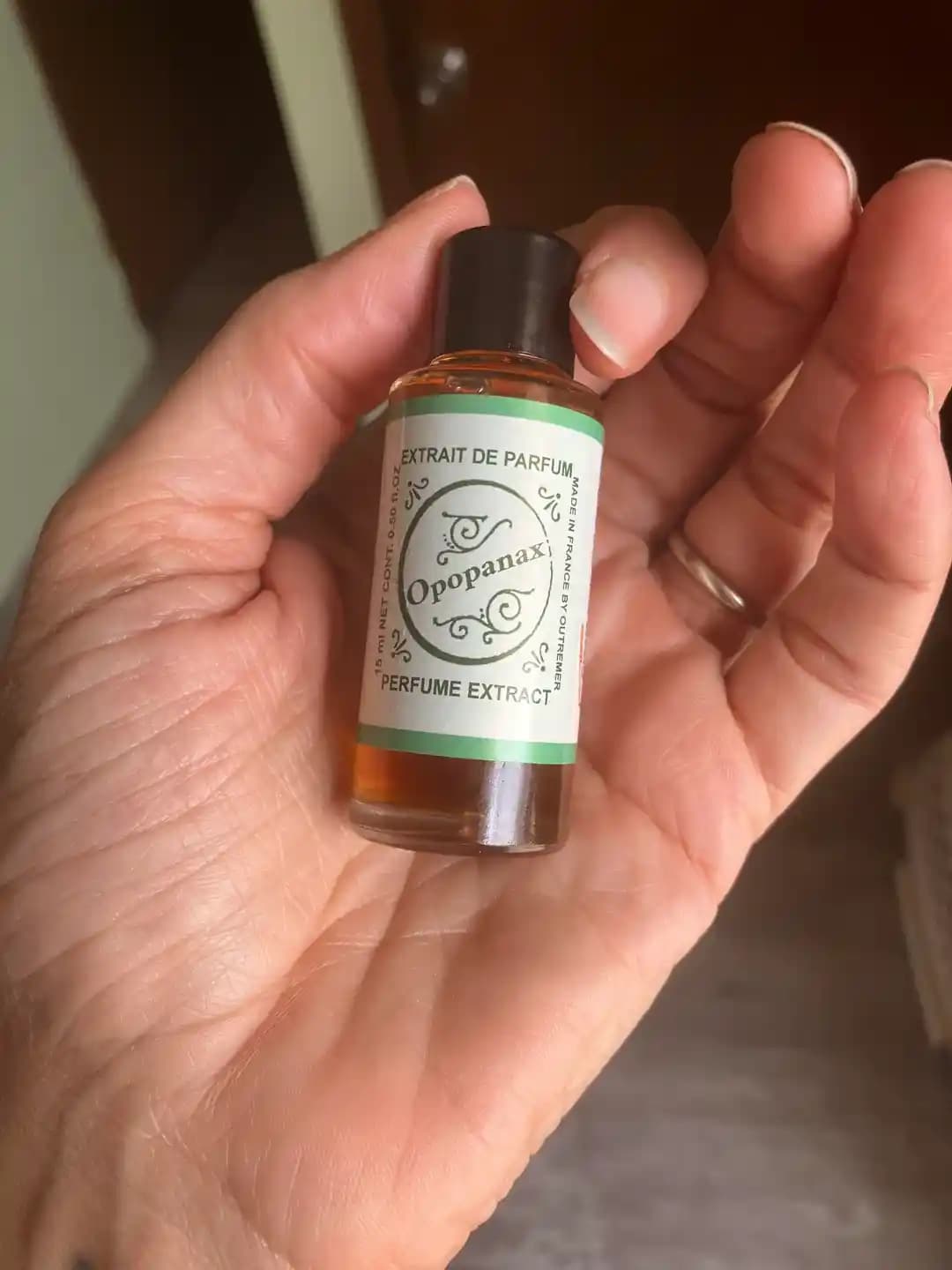 Opopanax Parfüm Ekstresi Kullanımı, Seyreltme Yöntemleri ve Güvenlik Bilgileri