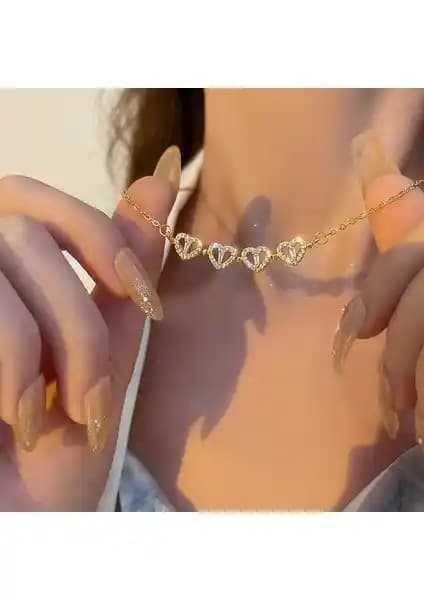 Paslanmaz Çelik Kolye Karşılaştırması: Tasarım, Malzeme ve Kullanıcı Yorumları Analizi