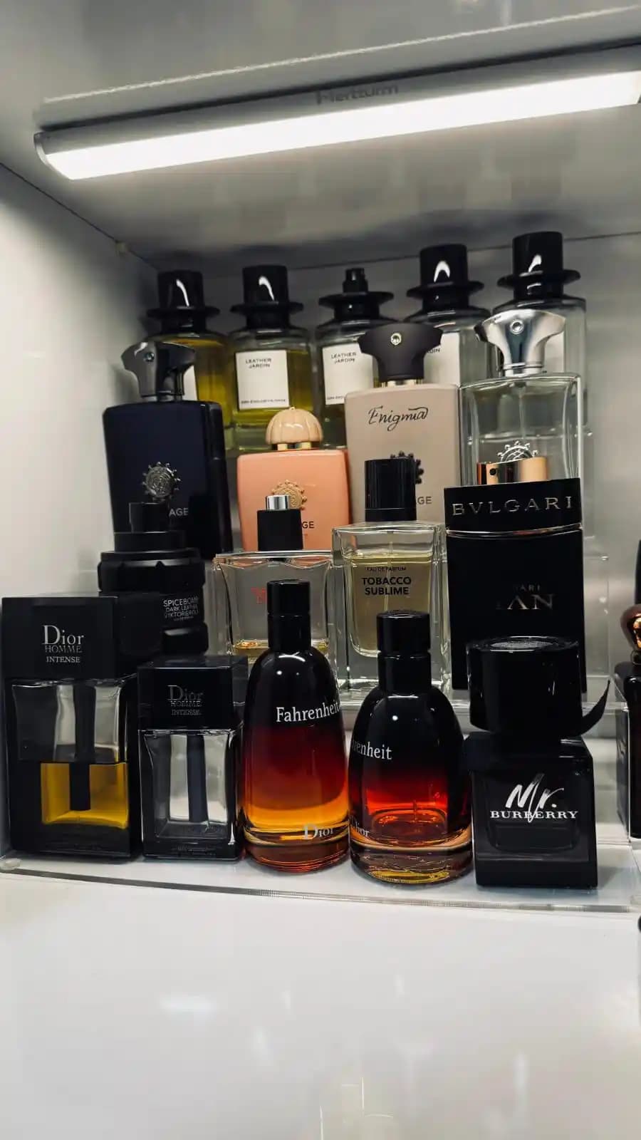 Popüler Erkek Parfümleri ve Koleksiyon Önerileri: Koku Profilleri ve Kullanıcı Yorumları