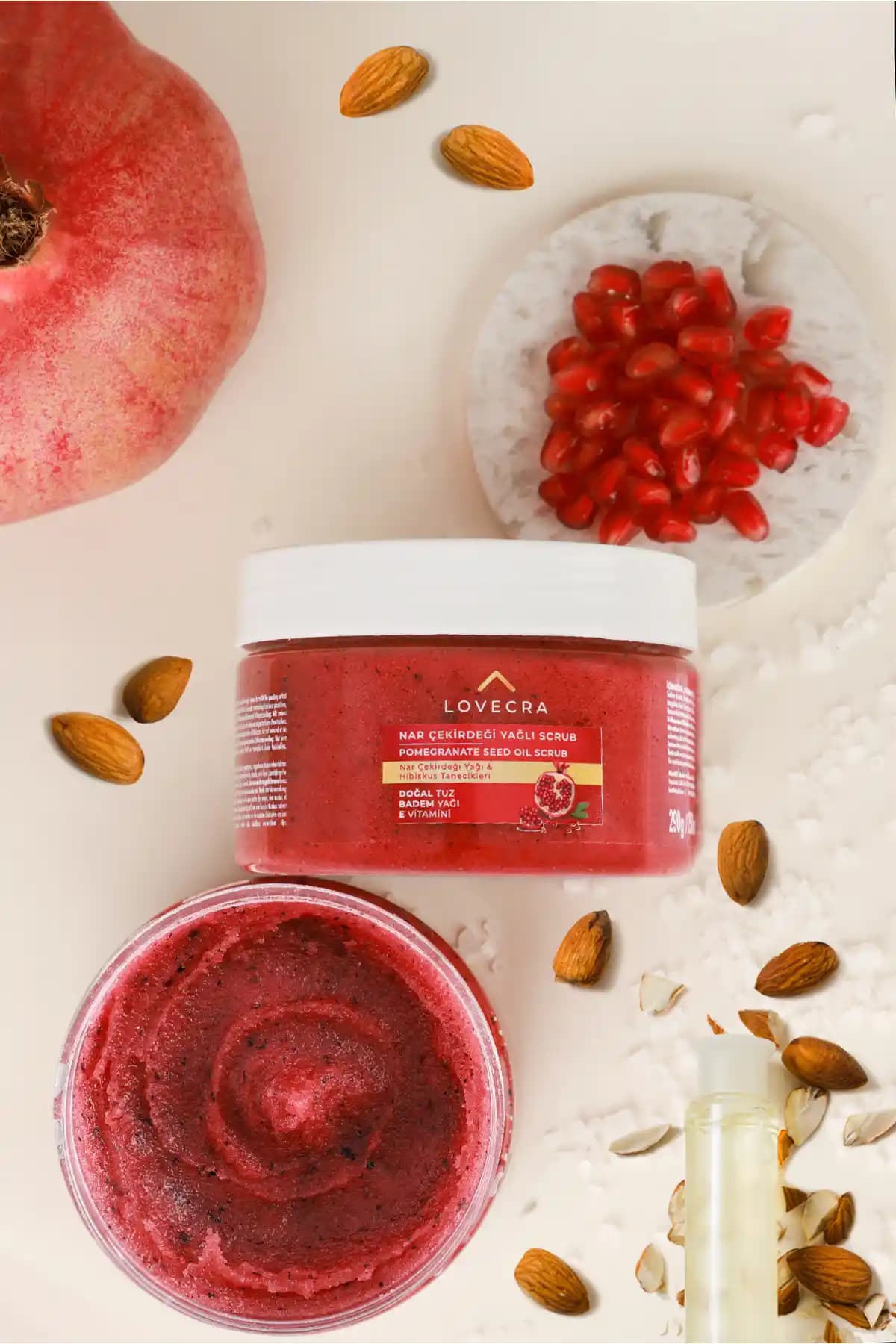 LOVECRA Body Scrub: Doğal İçeriklerle Etkili ve Nemlendirici Vücut Peelingi