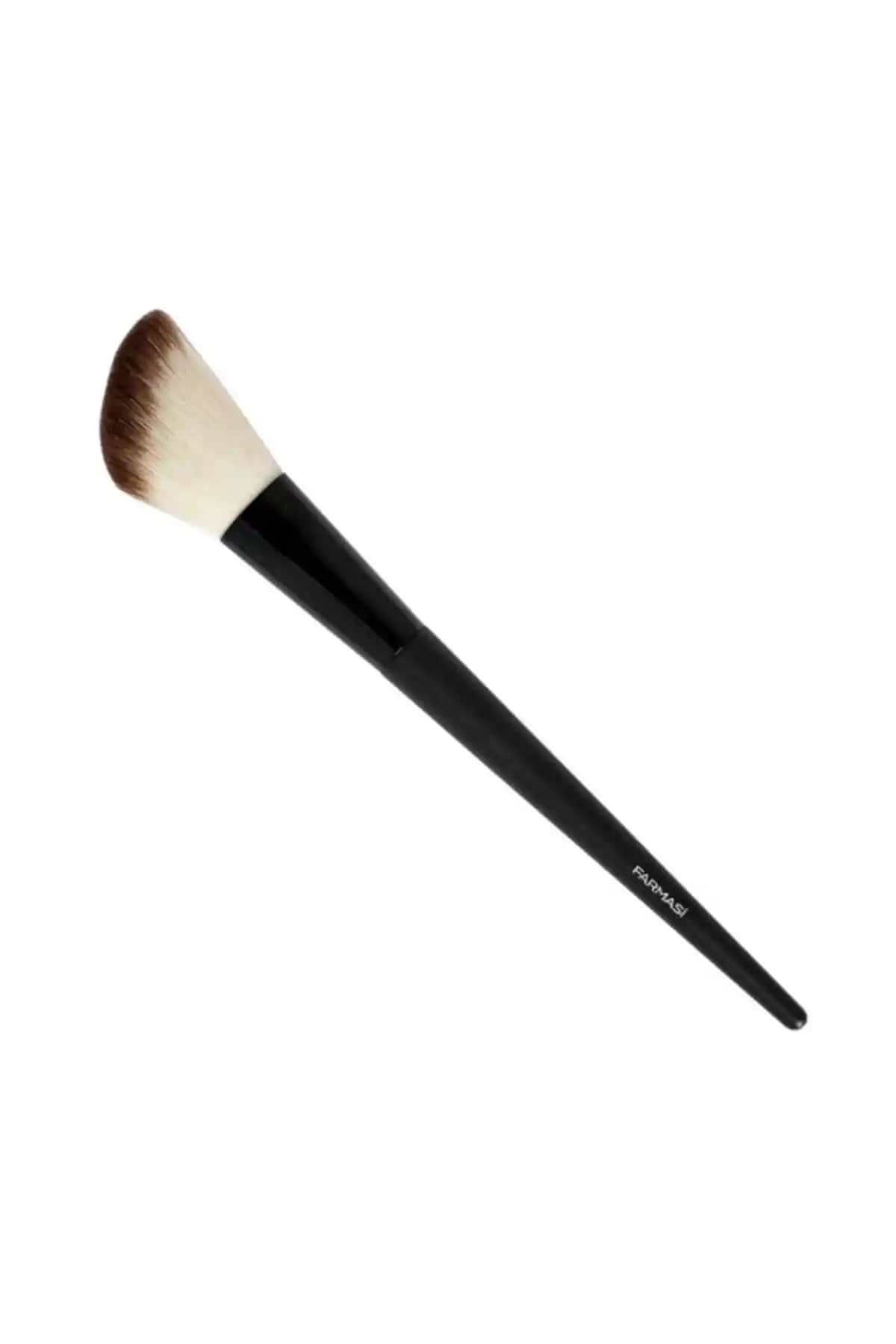Farmasi Kesik Uçlu Allık Fırçası: Kontrollü ve Doğal Makyaj Uygulaması İçin İdeal