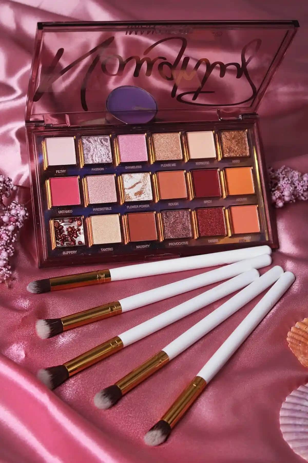 IMAN OF NOBLE 2'li Makyaj Seti: Şık ve Kullanışlı Profesyonel Makyaj Ürünü