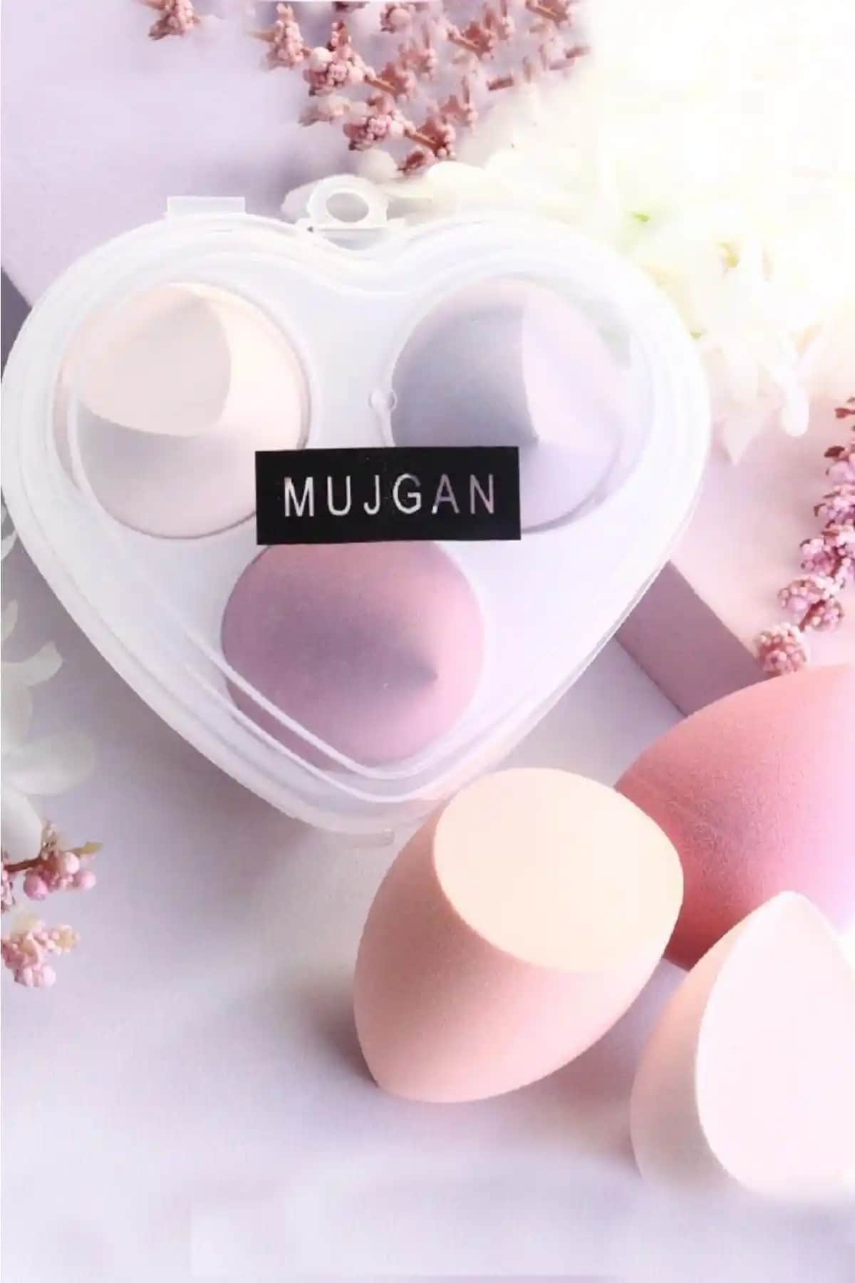 MUJGAN Kalpli 3'lü Standlı Mor Makyaj Süngeriyle Pürüzsüz ve Doğal Makyaj Deneyimi