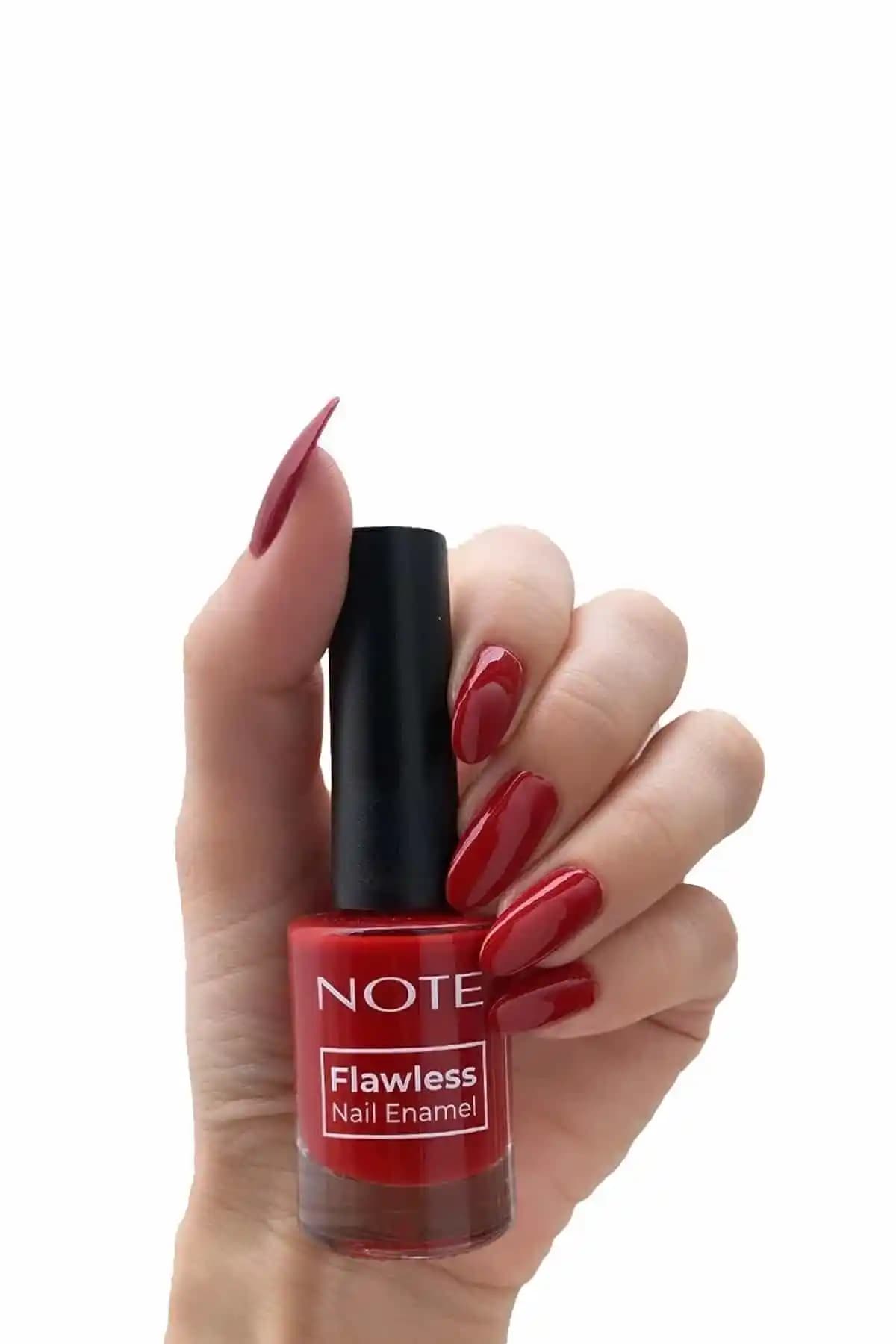 Note Cosmetics Nail Flawless Oje 09 Stop Traffic Kırmızı Parlak ve Dayanıklı Tırnak Rengi