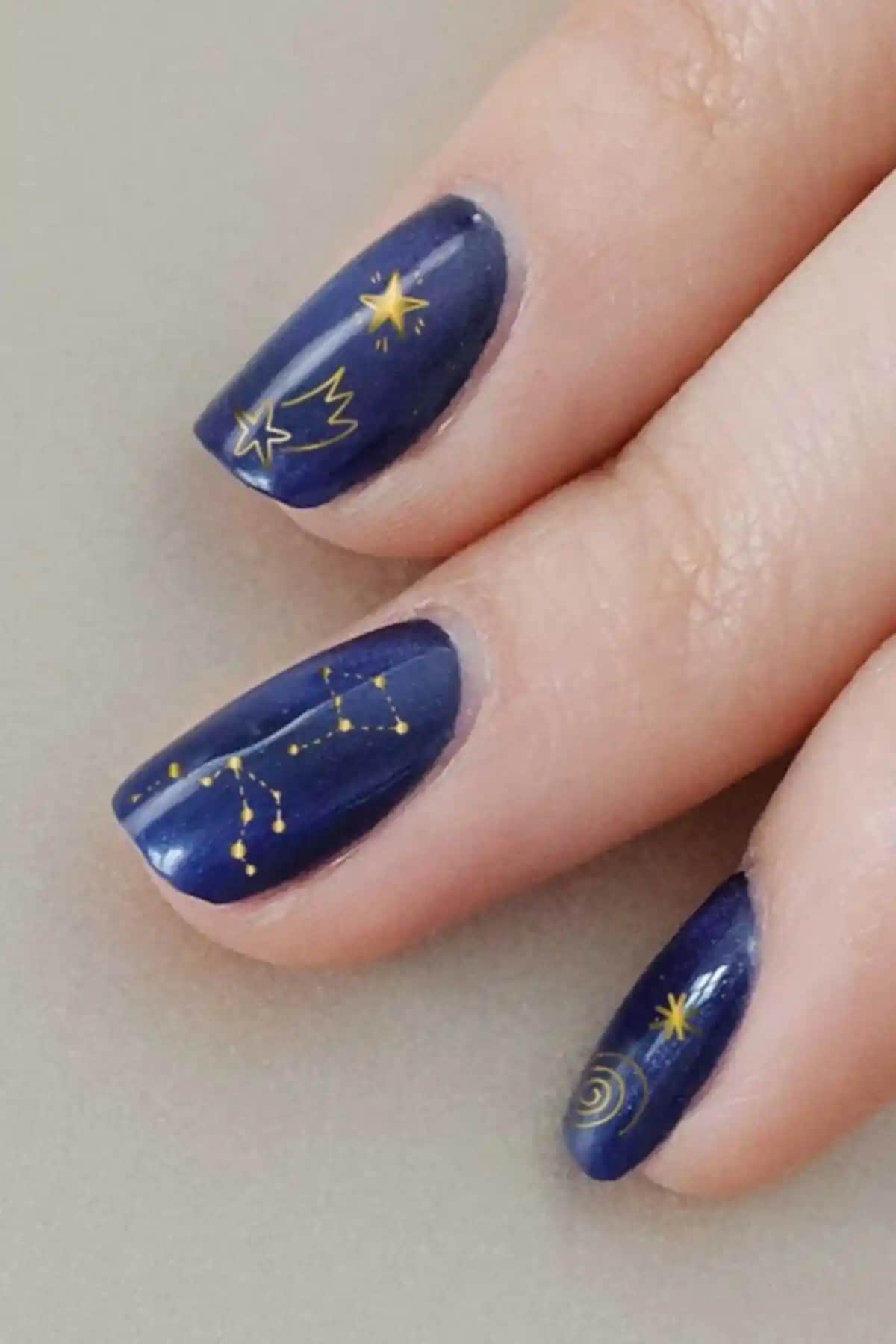 Artikel Yılz Haritası Tırnak Dövmesi Şıklık ve Zarafeti Yansıtan Modern Tasarım