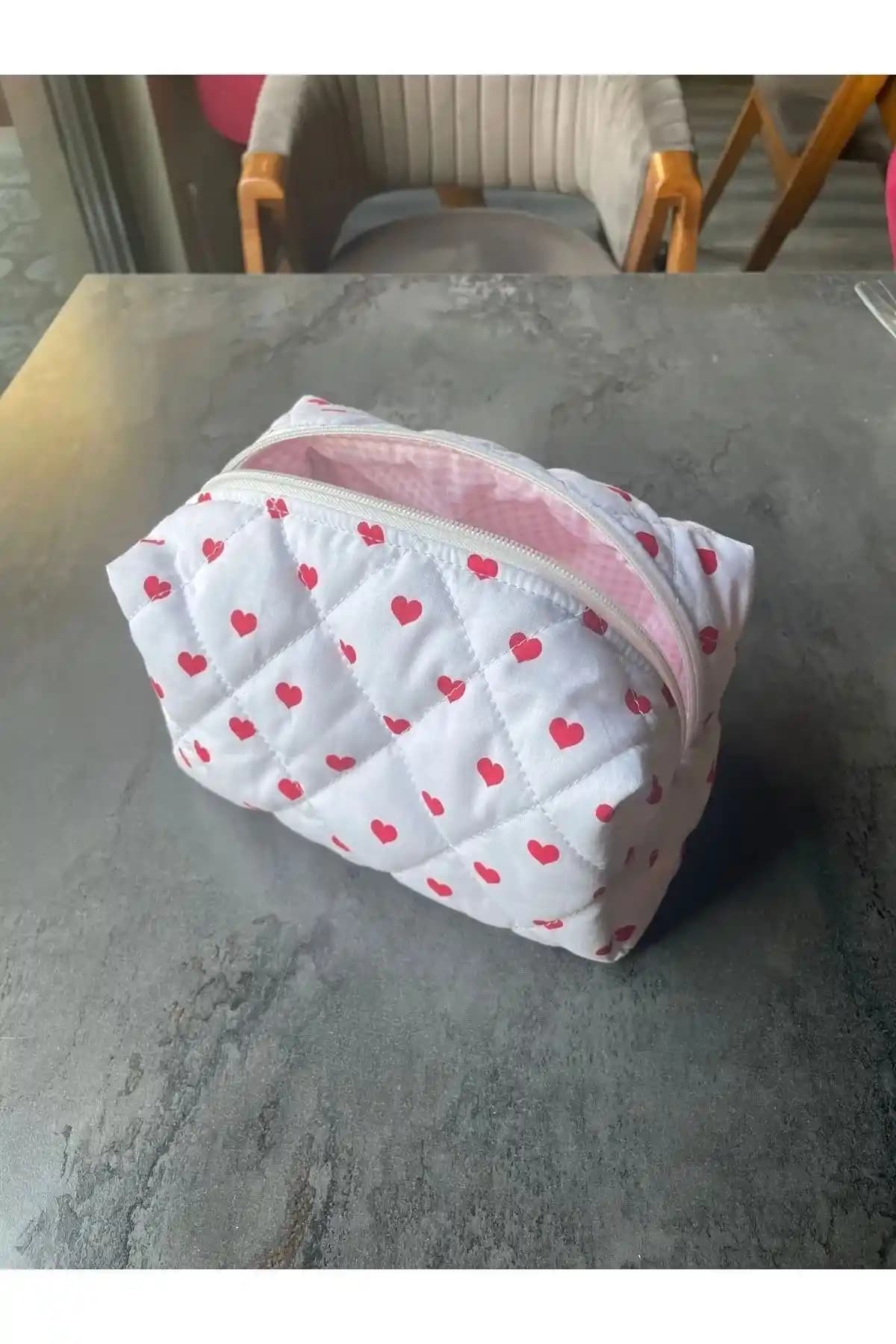 Makyaj Çantası Karşılaştırması: elzripy ve mlio Modellerinin Özellikleri ve Kullanıcı Yorumları