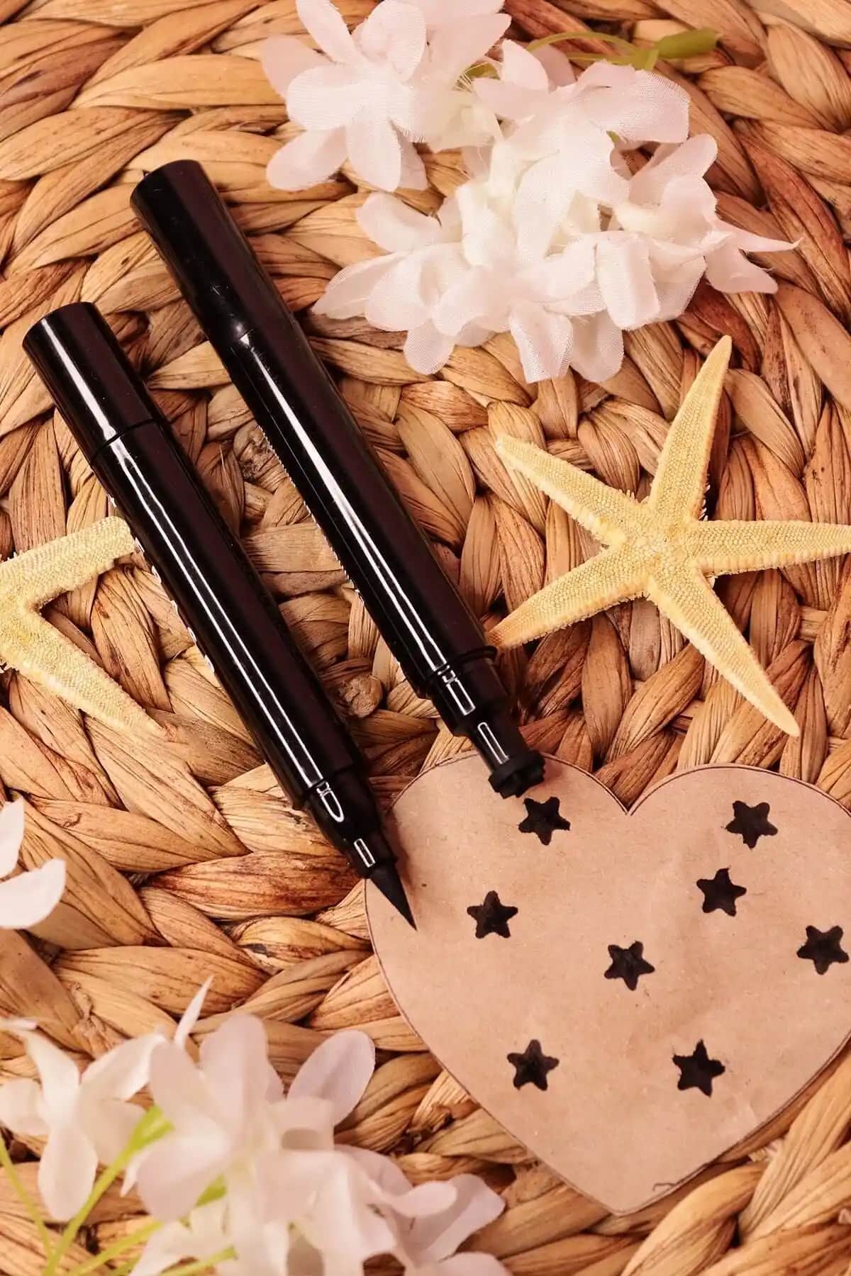 Mujgan ve Shaka Yıldız Desenli Eyeliner Karşılaştırması ve Kullanıcı Yorumları