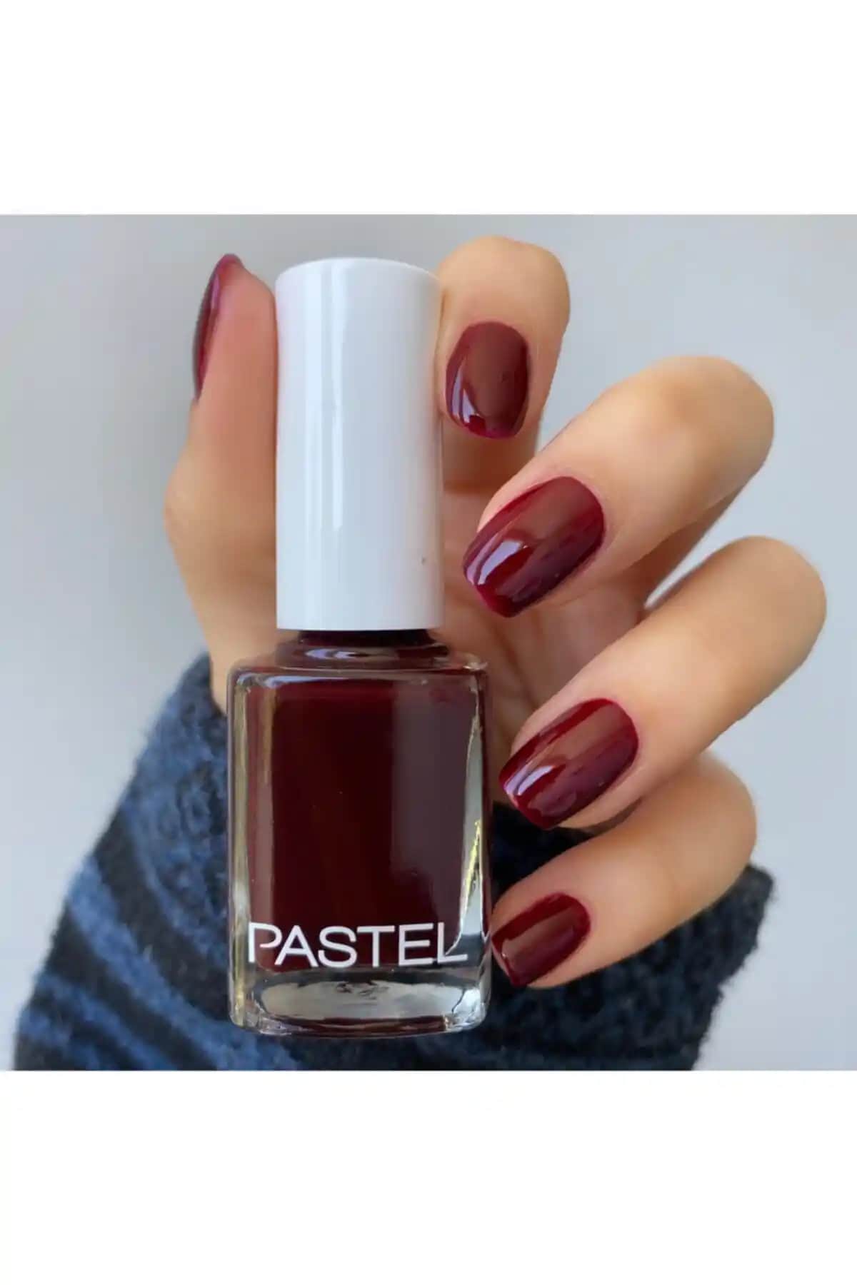 Pastel Oje 15 Parlak Altın Renkli, Yüksek Kalite ve Pratik Kullanım Özelliğiyle