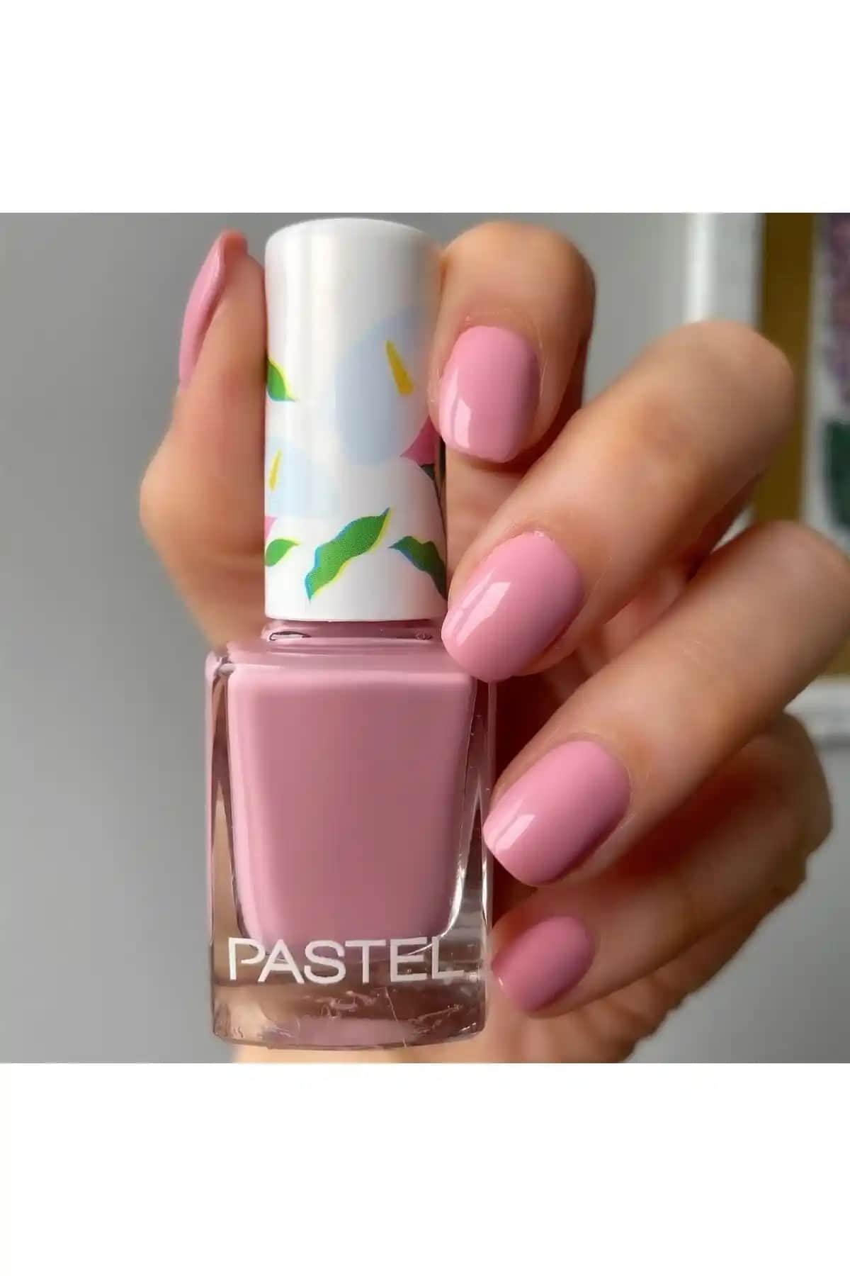 Pastel Oje 345 Yazın Enerjisini Yansıtan Canlı Pembe Tonu, Sağlıklı ve Kolay Uygulama Özellikleriyle