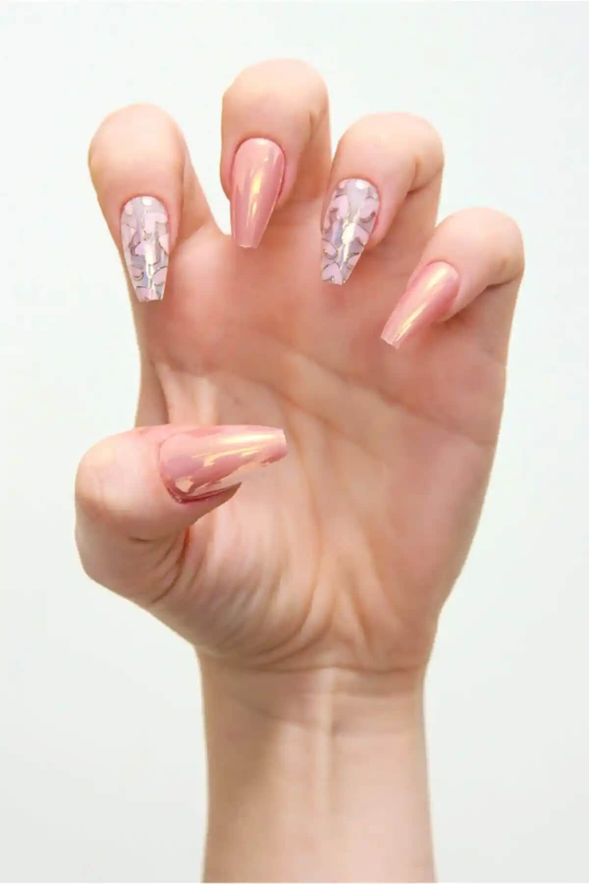 POP Beauty Desenli Takma Tırnak ve Zararsız Yapıştırıcı: Hızlı ve Güvenli Estetik Çözüm