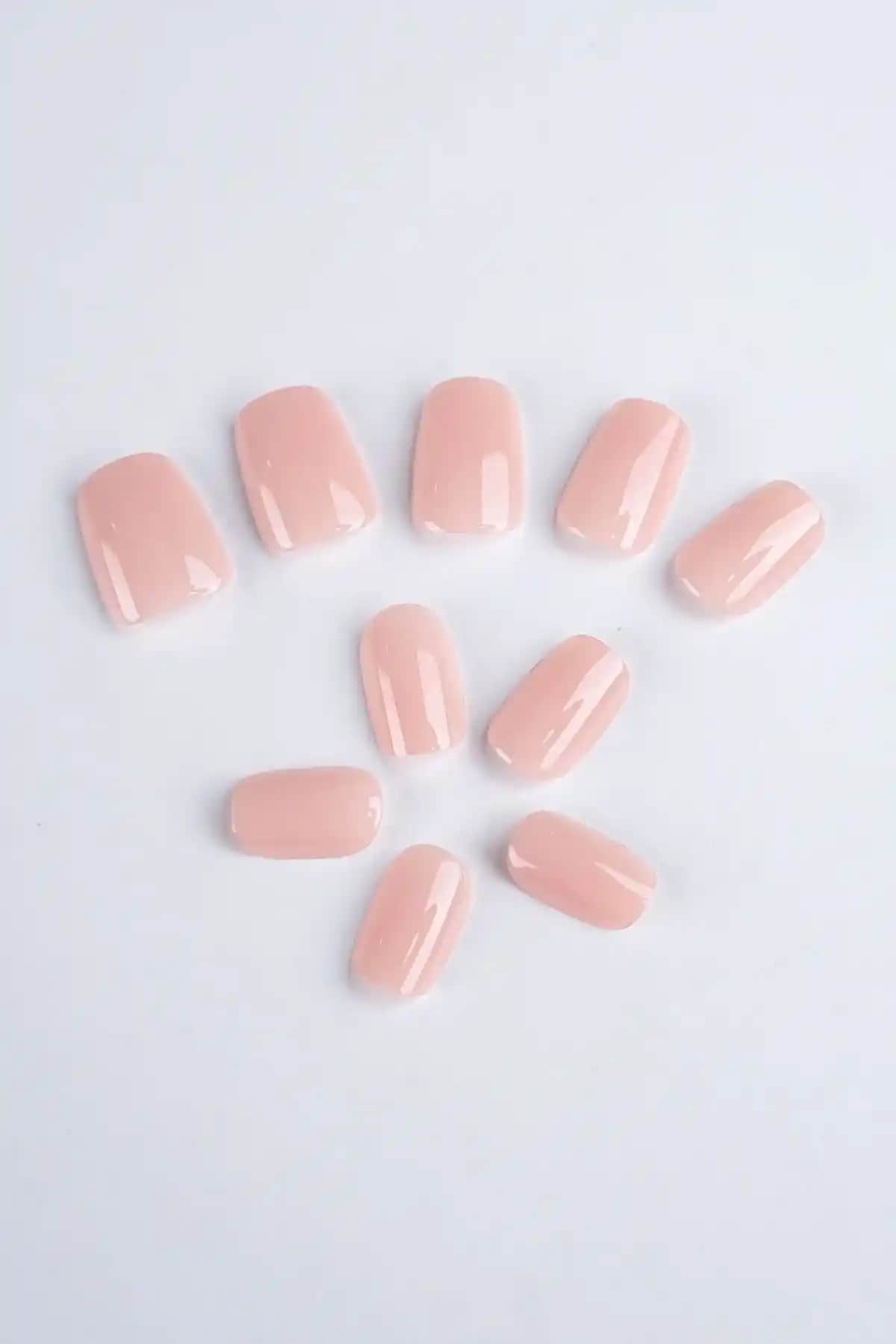 POP Beauty Takma Tırnak Seti ve Zararsız Yapıştırıcıyla Doğal ve Kalıcı Görünüm