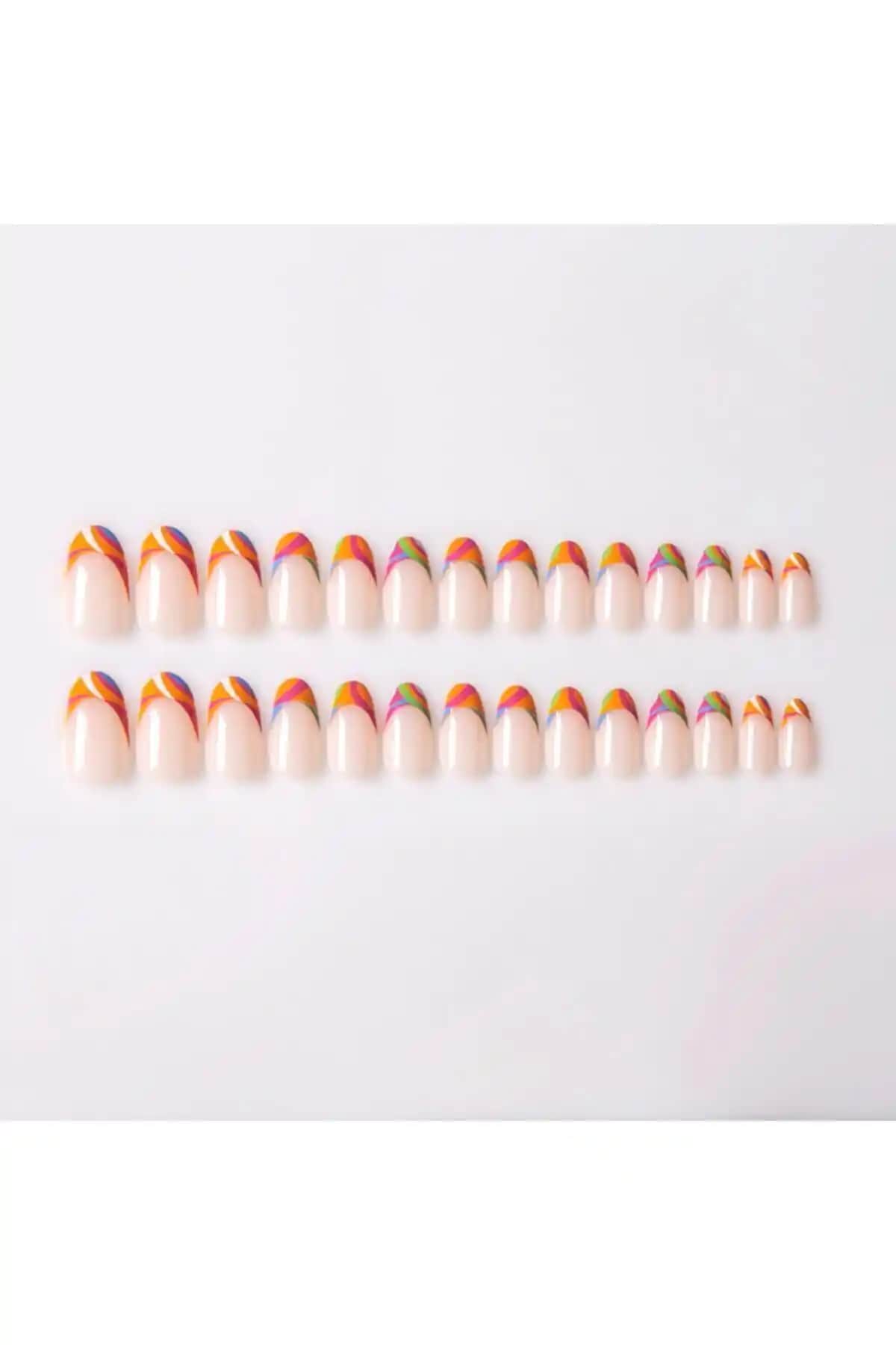 POP Beauty Takma Tırnak Seti ve Zararsız Yapıştırıcıyla Güzel ve Kolay Uygulama