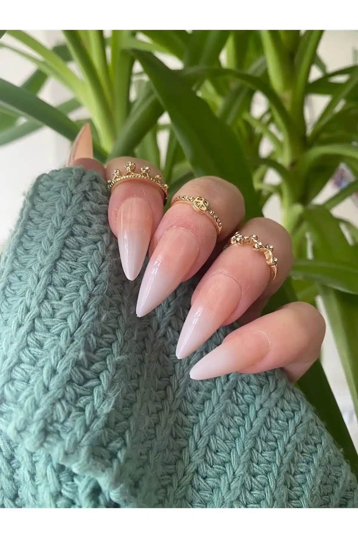 SYBELLE Kozmetik 24 Adet Beyaz Ombre Takma Tırnak, Estetik ve Dayanıklı Kullanım İçin Ideal