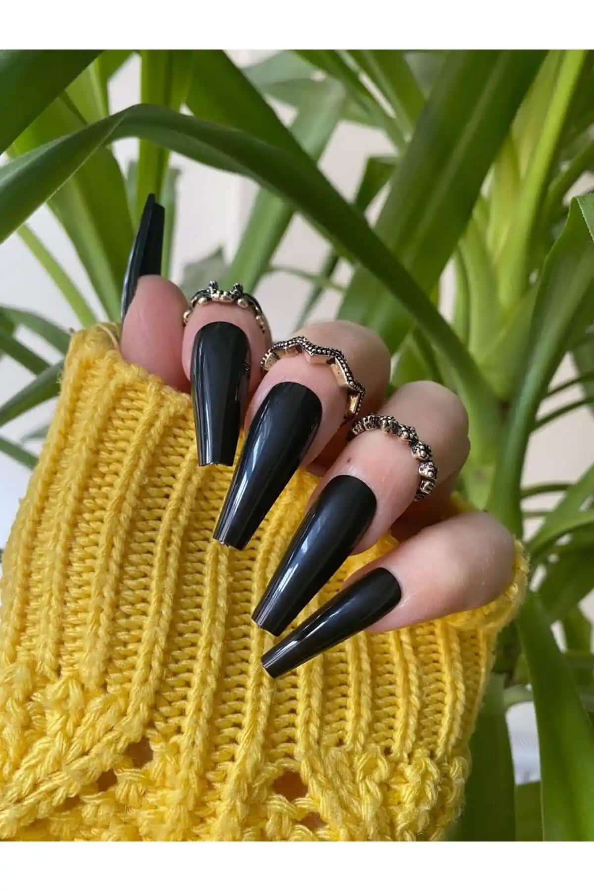 SyBelle Kozmetik Siyah Balerin Takma Tırnakları Estetik ve Kolay Kullanım için Ideal