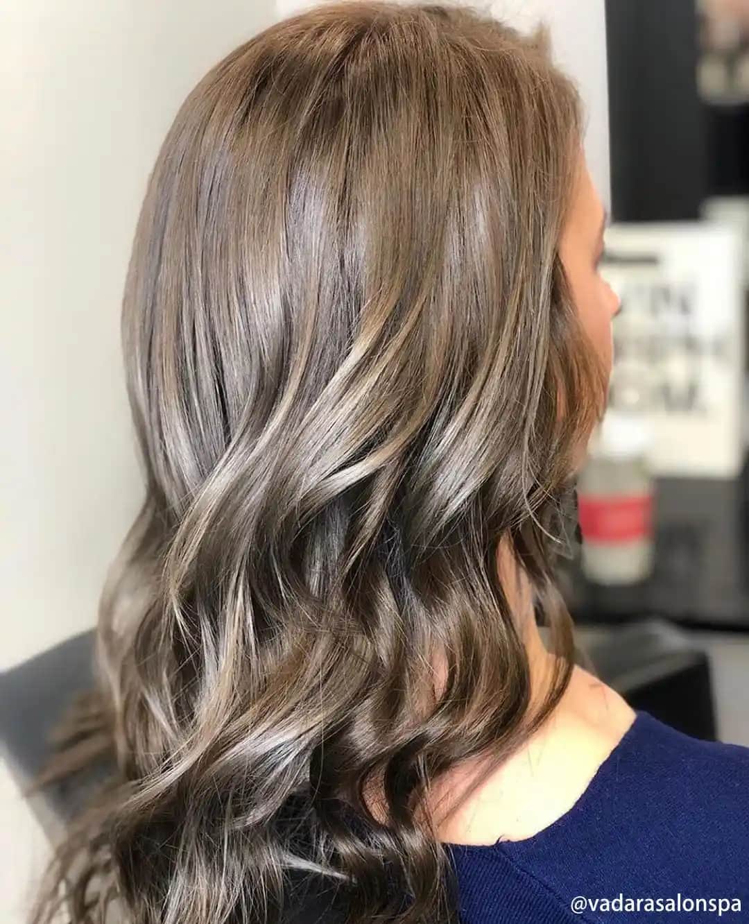 Açık Küllü Kumral Saç Rengi: Doğal ve Zarif Görünüm İçin En İyi Seçenekler ve Bakım Tüyoları