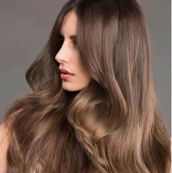 Altın Açık Kahve Saç Rengi: Doğal ve Çekici Görünüm İçin En Güncel Rehber