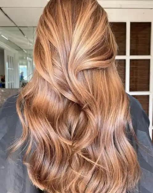 Altın Kumral Saç Rengi Paleti: Doğal ve Parlak Görünüm İçin En İyi Seçenekler ve Uygulama İpuçları