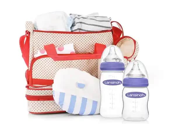 Bebek Çantasında Olması Gerekenler: Güvenli ve Konforlu Günler İçin İpuçları