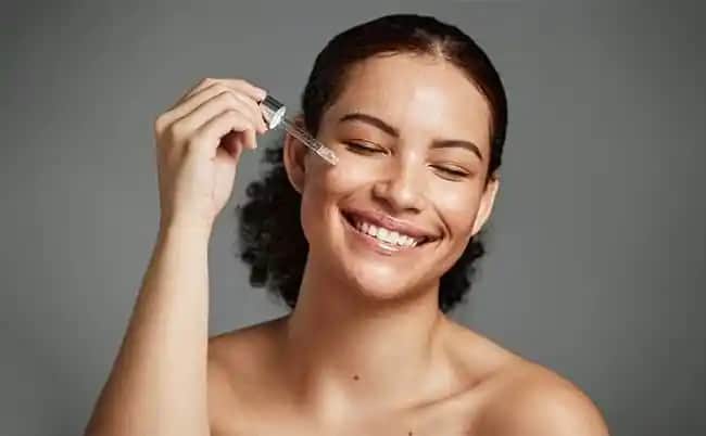 C Vitamini Yüze Ne Zaman Sürülmeli ve Doğru Uygulama Yöntemleri