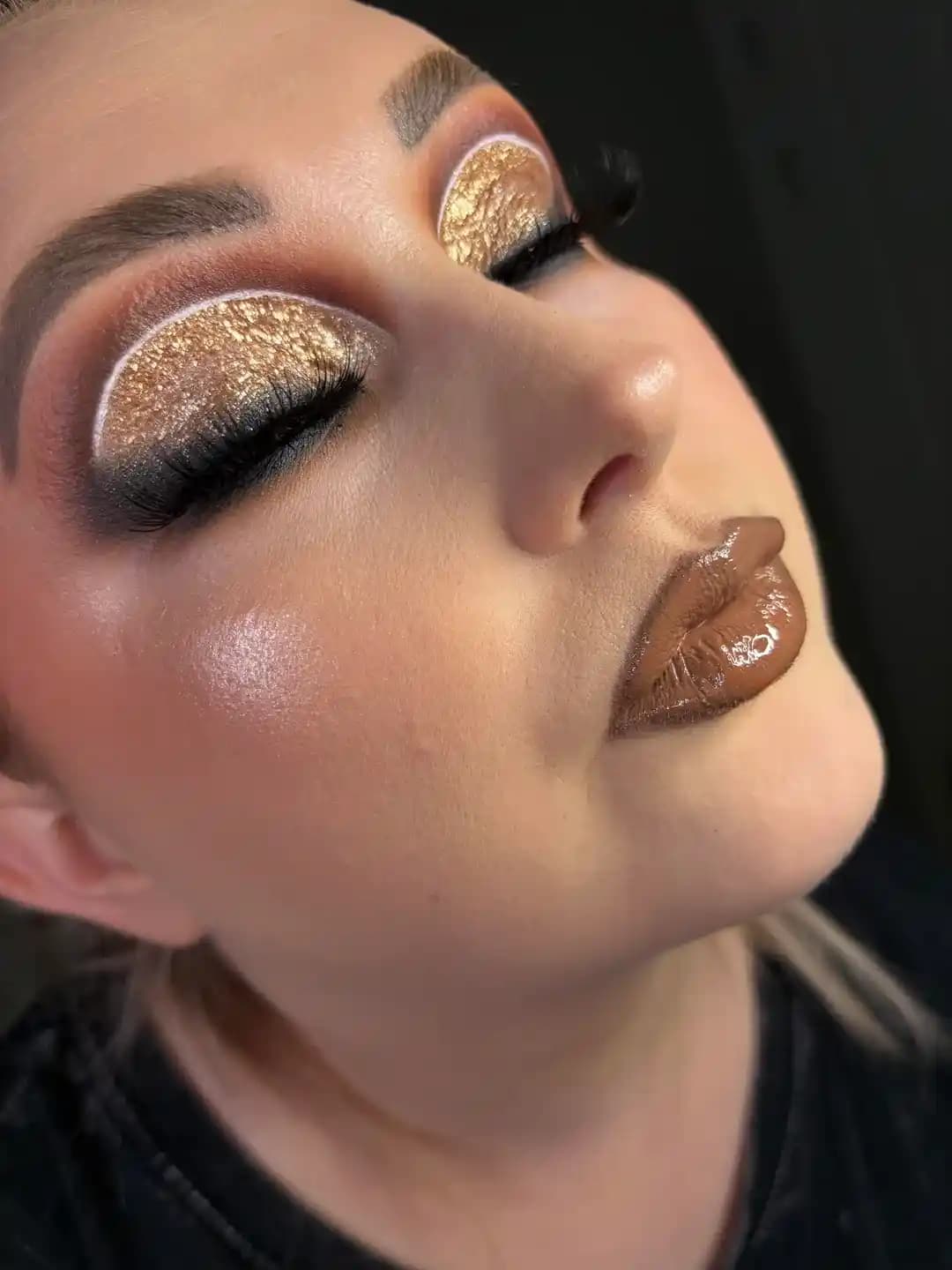 Gold Foil Glam Makyajı: Ürünler, Teknikler ve Ayrıntılı Maliyet Analizi