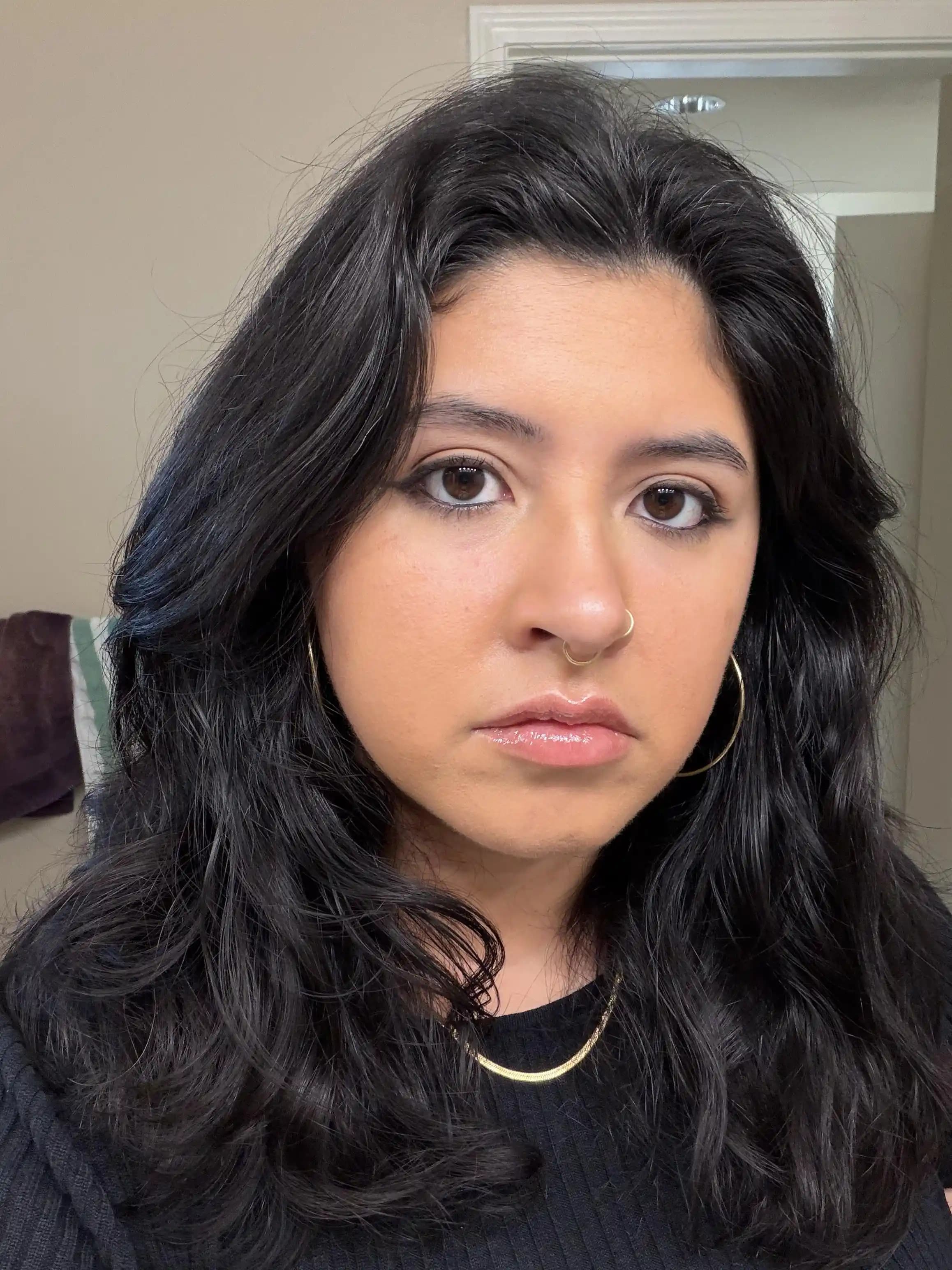 Takma Kirpik Kullanmadan Baddie Görünümü Elde Etmenin Yolları ve Teknikleri