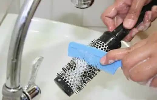 Fırça Nasıl Temizlenir Kozmetik ve Boya Fırçaları İçin Detaylı Rehber