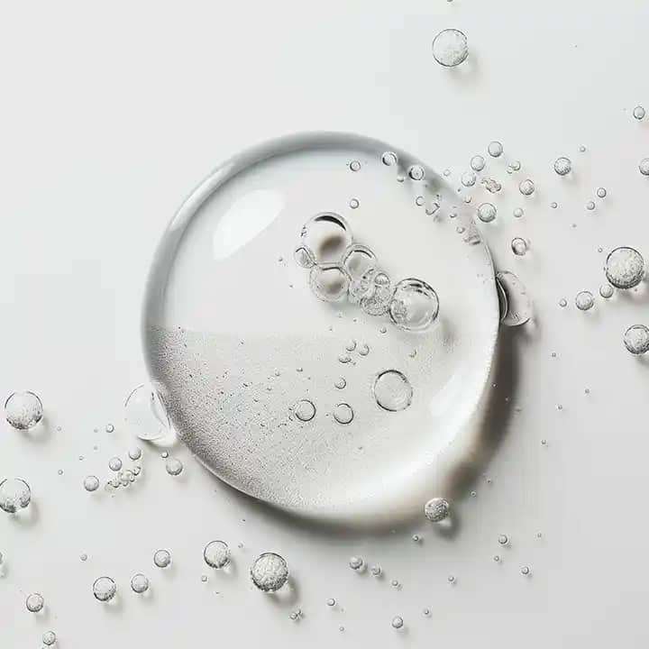 Hyaluronik Asit ve C Vitamini: Cilt Bakımında Birlikte Kullanımın Temel İlkeleri ve Faydaları