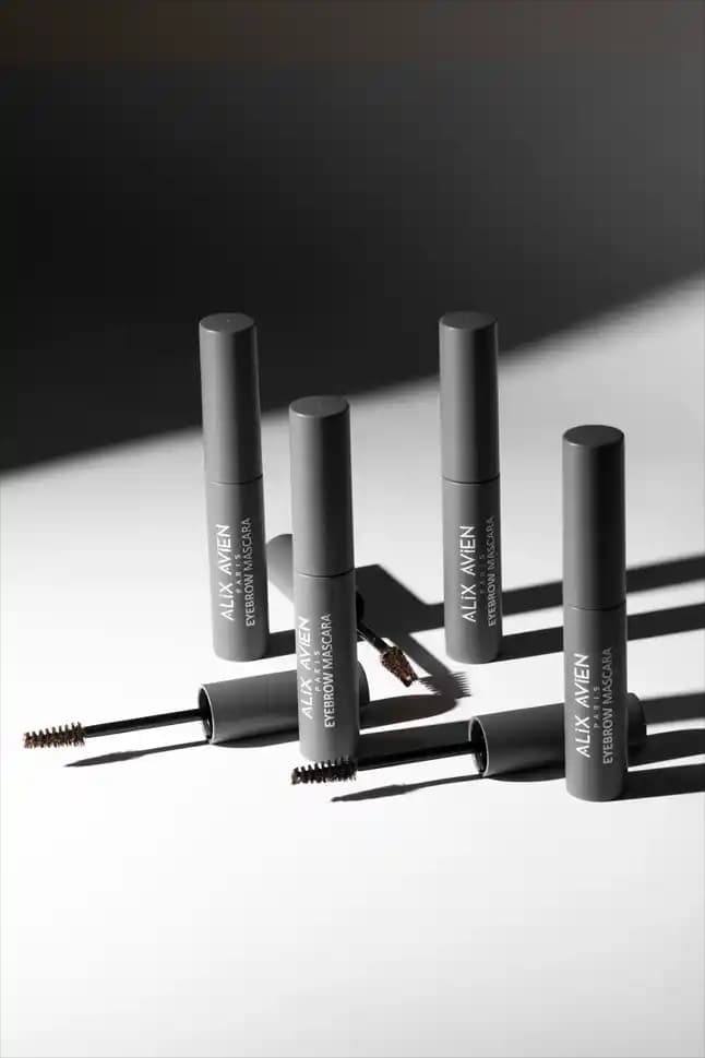 Kaş Sabitleyici Maskara ile Doğal ve Kalıcı Kaşlara Ulaşmanın Yolları