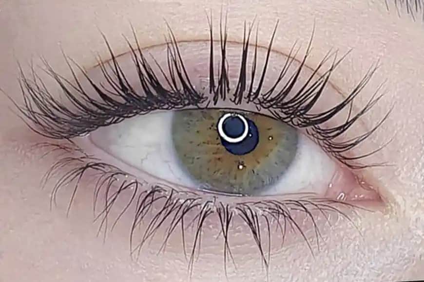 Kirpik Nedir ve Kozmetik Dünyasında Kirpiklerin Önemi ve Bakım Yöntemleri