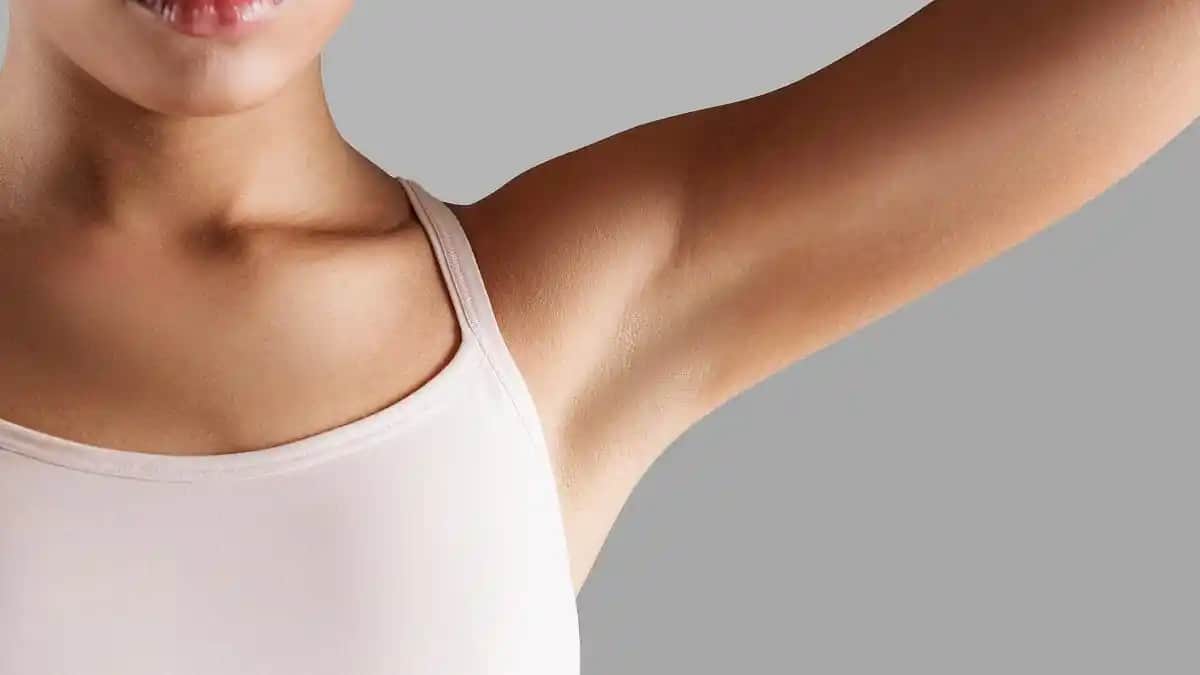 Koltuk Altı ve Özel Bölge Kararması Nedenleri, Çözüm Yolları ve Doğal Yöntemler