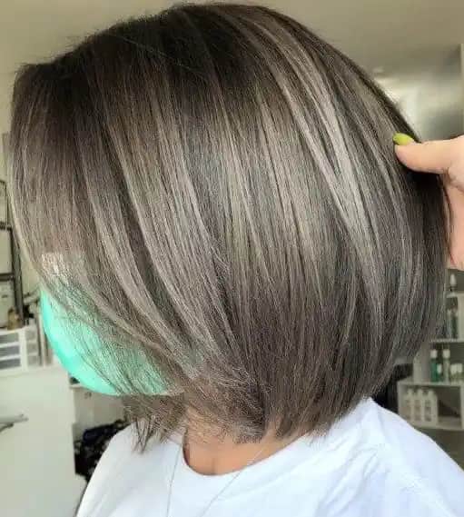 Küllü Kumral Saç Rengi: Modern ve Zarif Bir Görünüm İçin En İyi Seçenekler