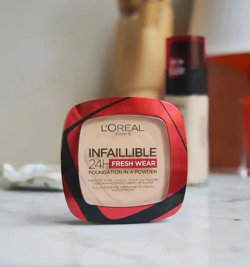 L'Oréal Infallible Pudra Fondöten: Yüksek Kapatıcılık ve Kalıcı Mat Bitiş Özelliğiyle Makyaj Çözümü