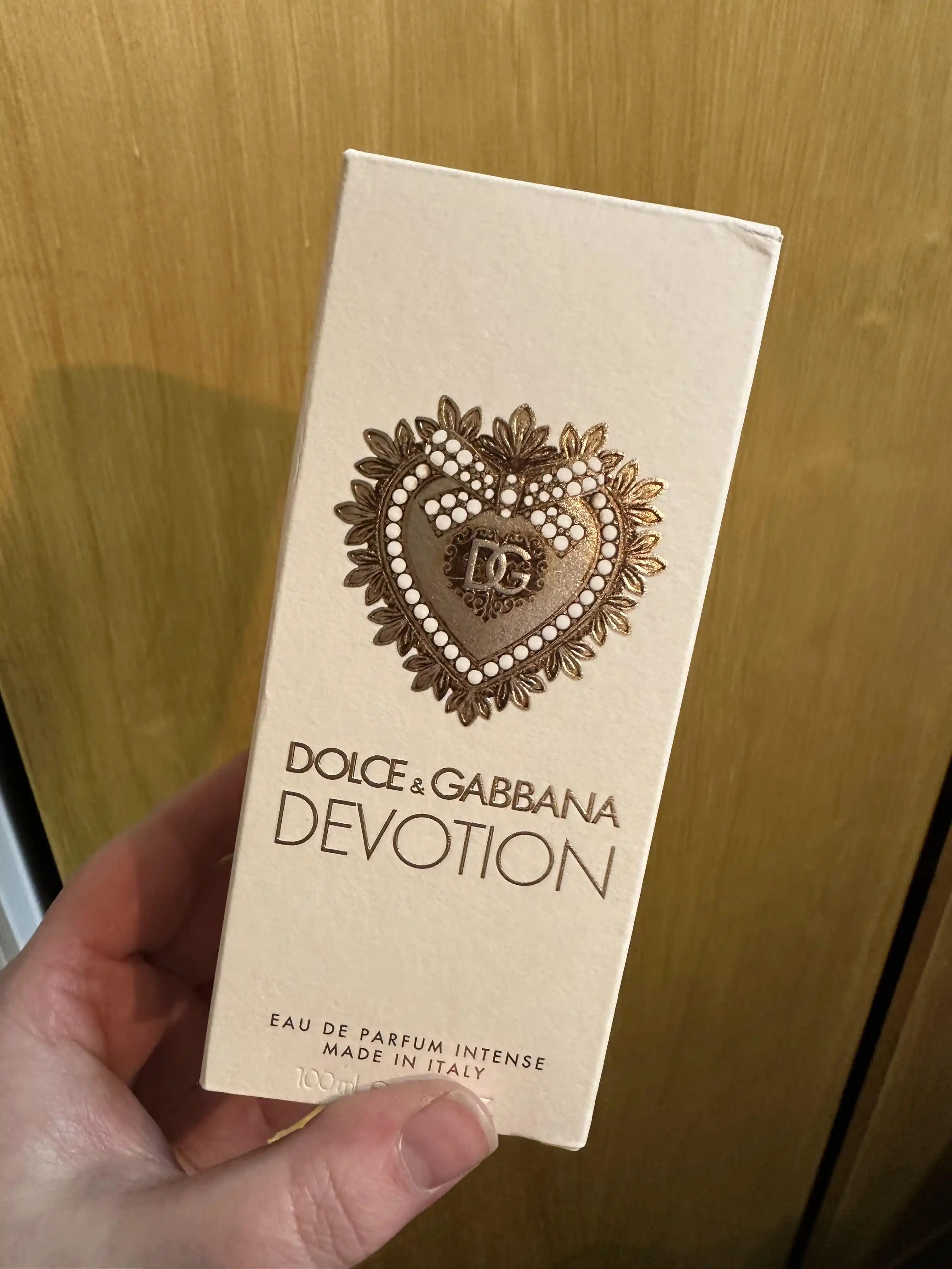 D&G Devotion Intense: Kadınlar İçin Yoğun ve Sıcak Kış Kokusu Profili