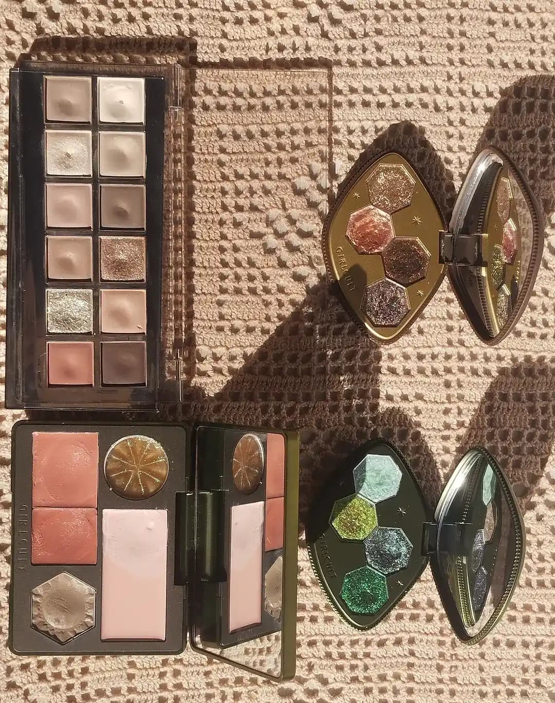 Girlcult ve Joocyee Cbeauty Paletleri: Renk, Formül ve Kullanıcı Deneyimleri İncelemesi