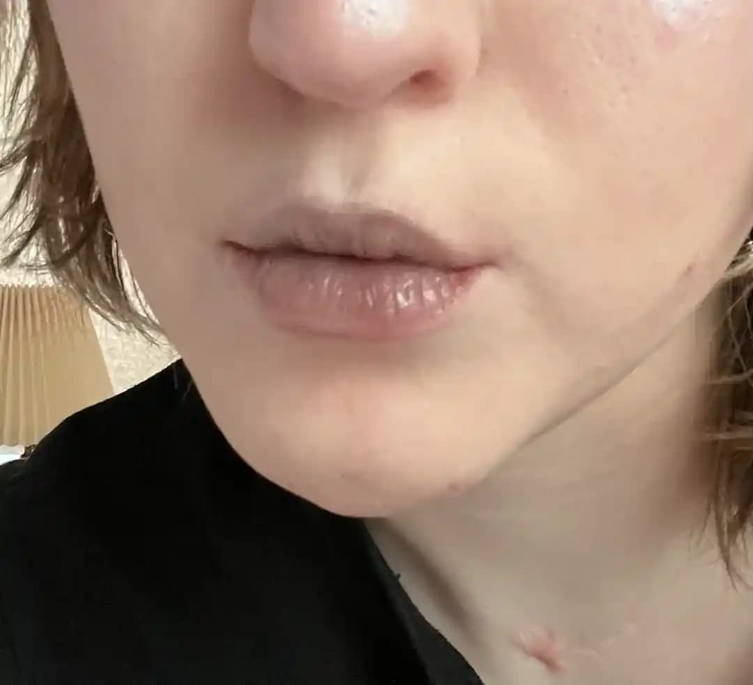 Kaleidos Glassload Lip Melt 'Stranger' Rengi ve Çin Güzellik Ürünlerinin Özellikleri ve Algısı