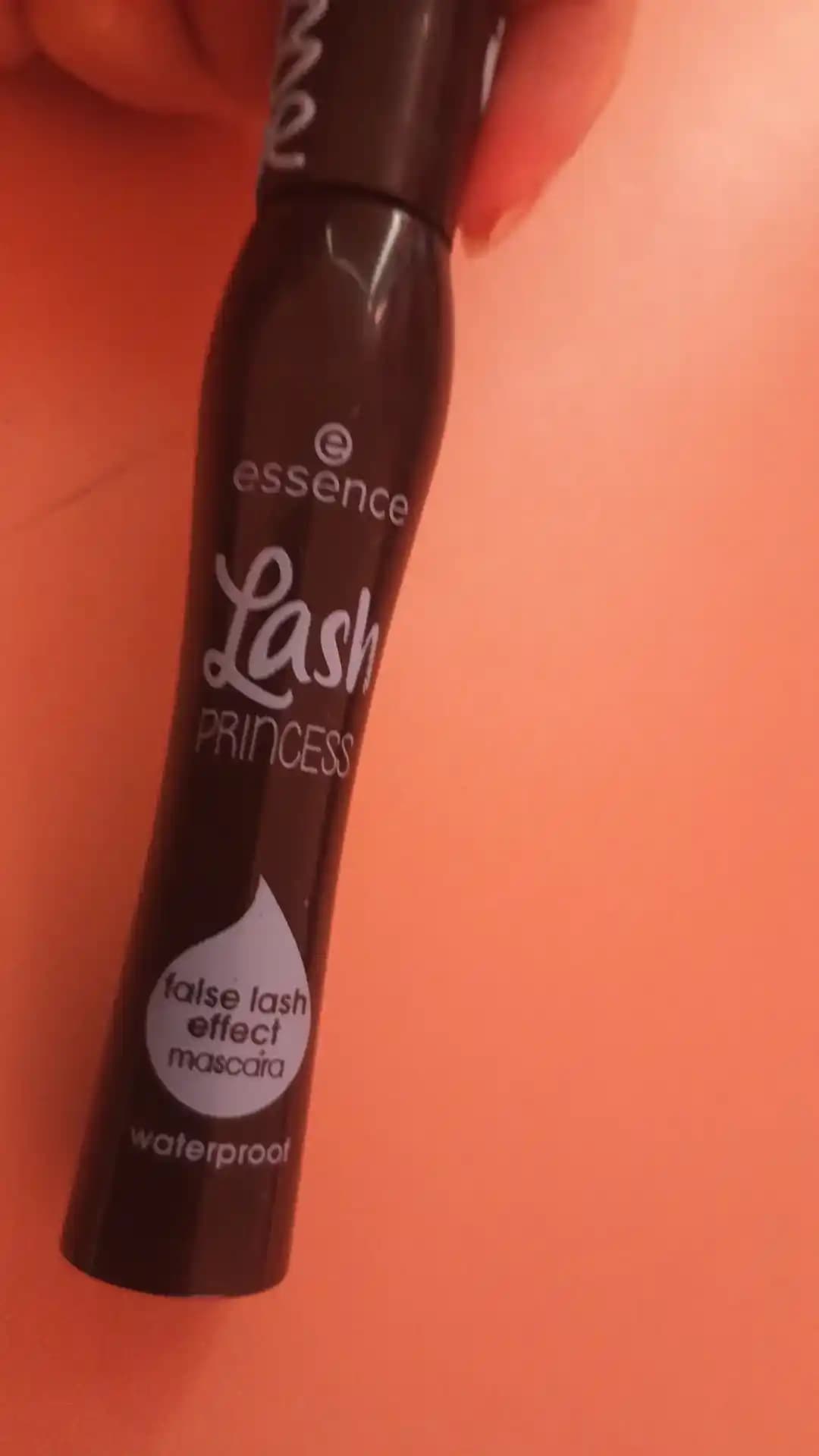 Maskara Tercihleri: Popüler Ürünler, Kullanıcı Deneyimleri ve Kirpik Yapısına Göre Seçim